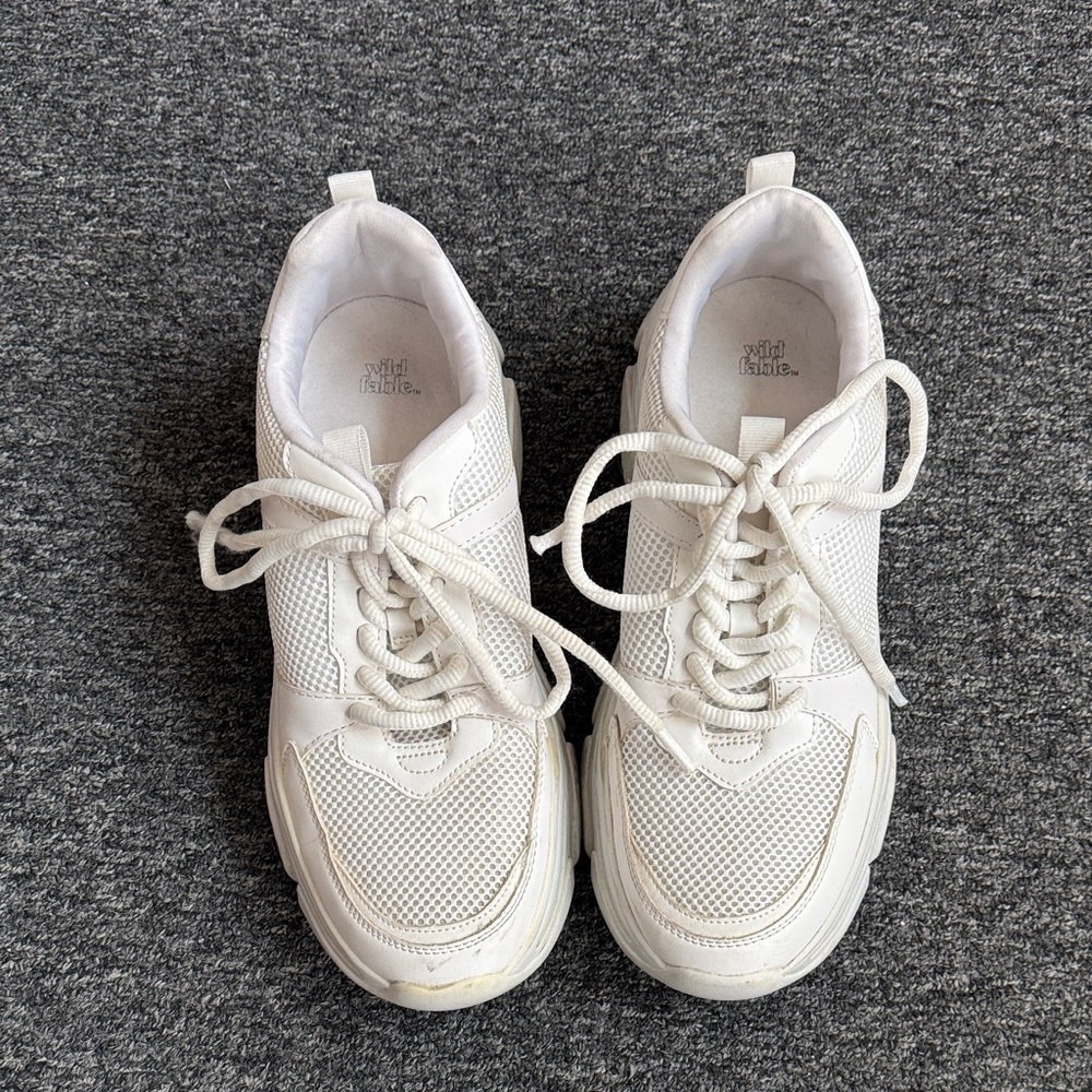 Wild Fable Lace-Up Tennis Shoes Fashion Sneakers w/Memory Foam Inserts Size 11